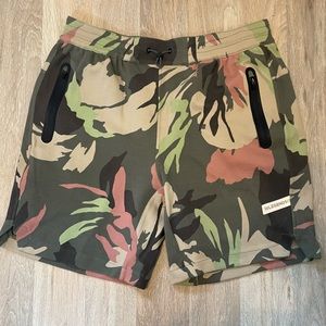 Legends shorts